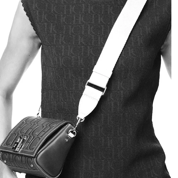 Carolina Herrera / ANDY LOCKED CROSSBODY I MEDIUM
HOULDER BAG - Picture 11 of 15